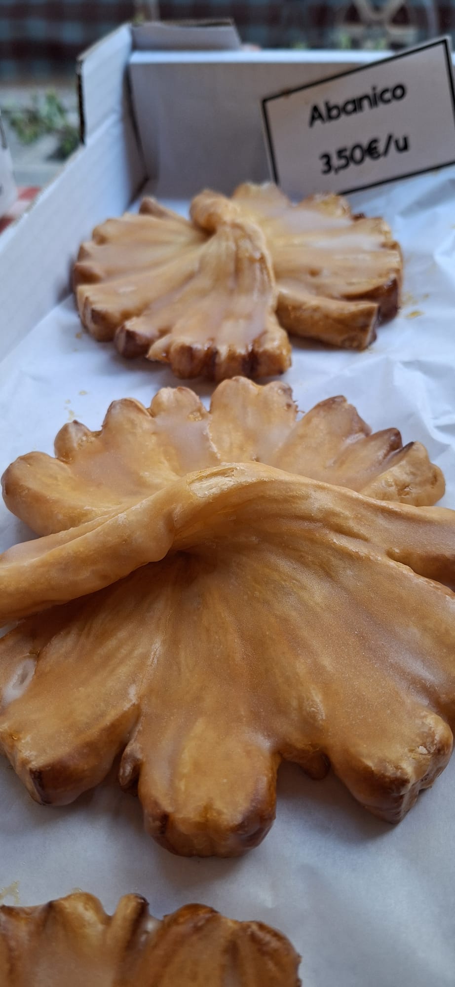 Abanico artesanal — Panadería La Pequeña